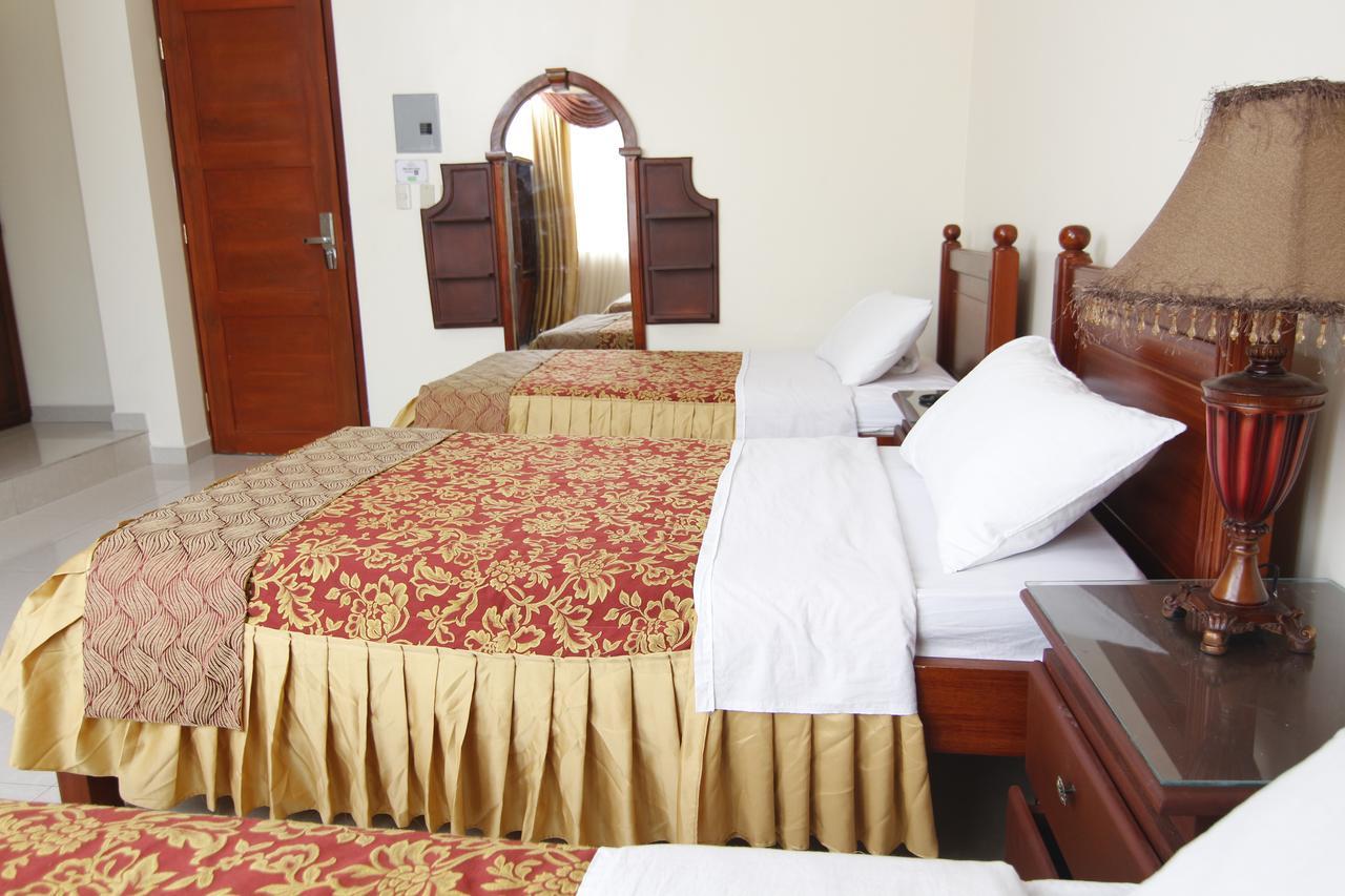 גוויאקיל Hotel Versailles Internacional מראה חיצוני תמונה