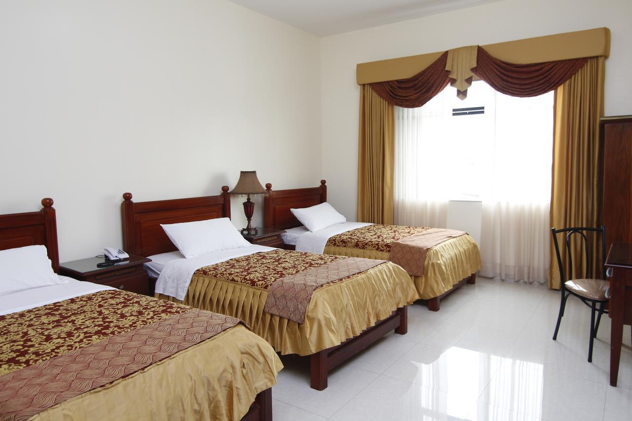 גוויאקיל Hotel Versailles Internacional מראה חיצוני תמונה