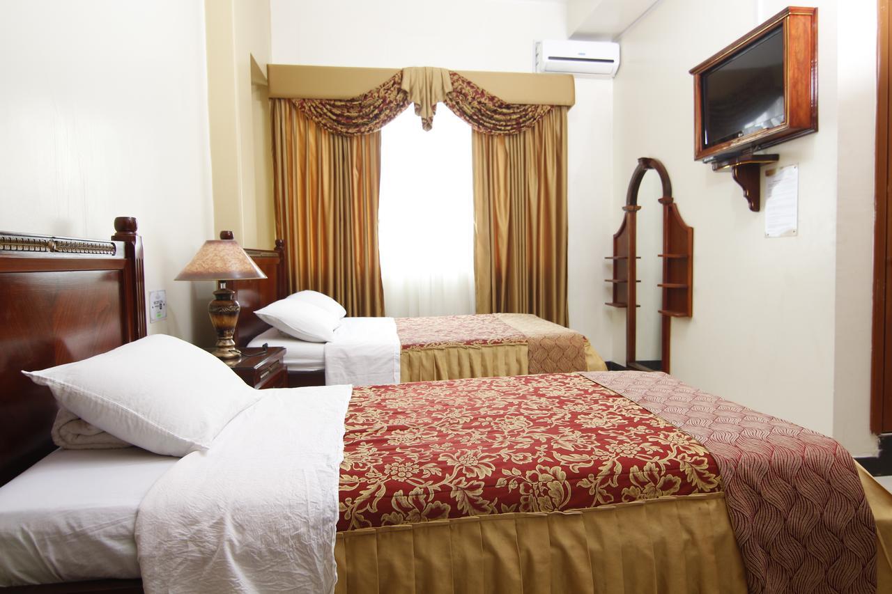 גוויאקיל Hotel Versailles Internacional מראה חיצוני תמונה