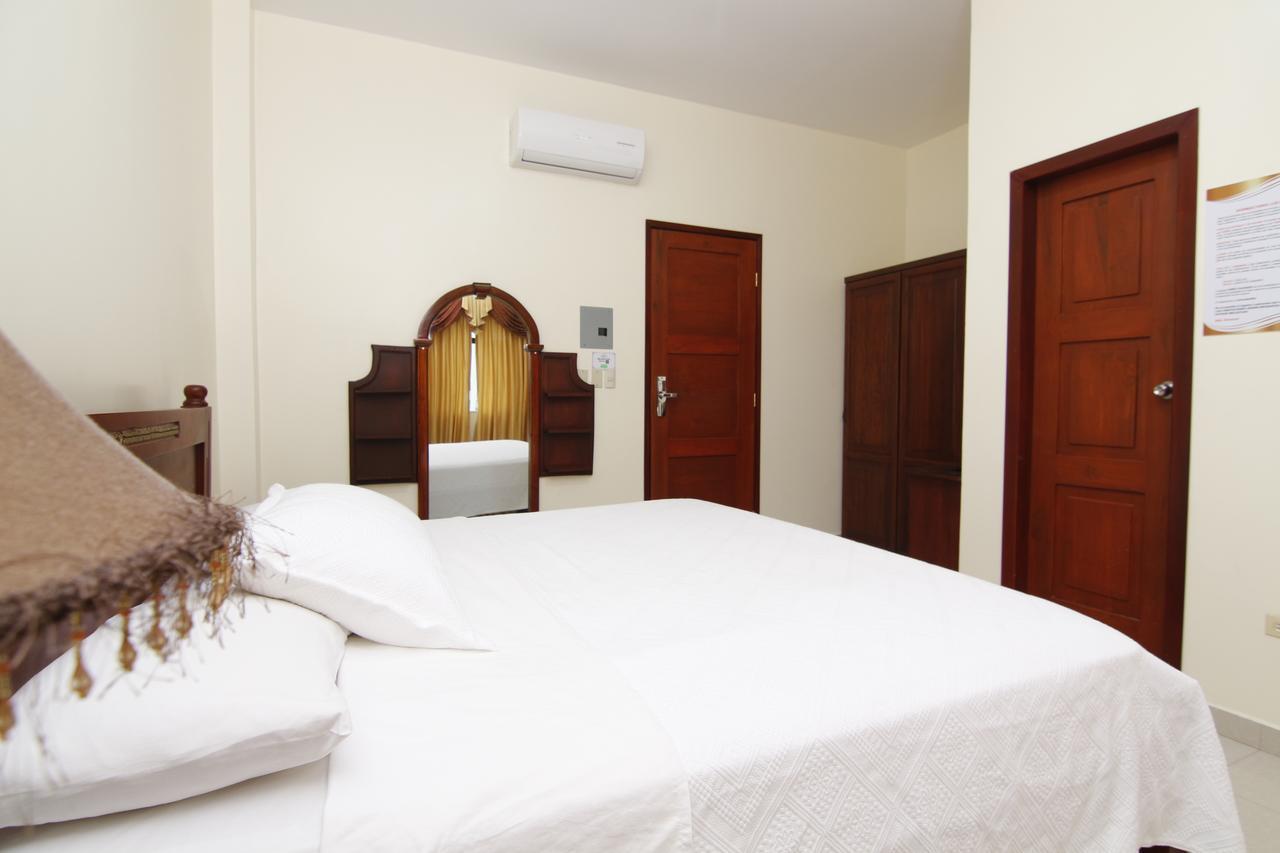 גוויאקיל Hotel Versailles Internacional מראה חיצוני תמונה