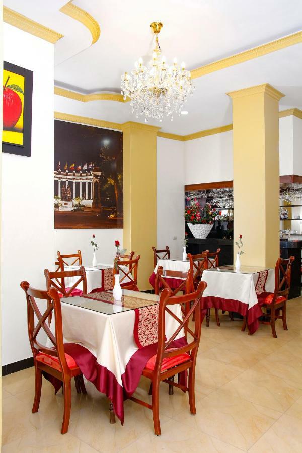 גוויאקיל Hotel Versailles Internacional מראה חיצוני תמונה