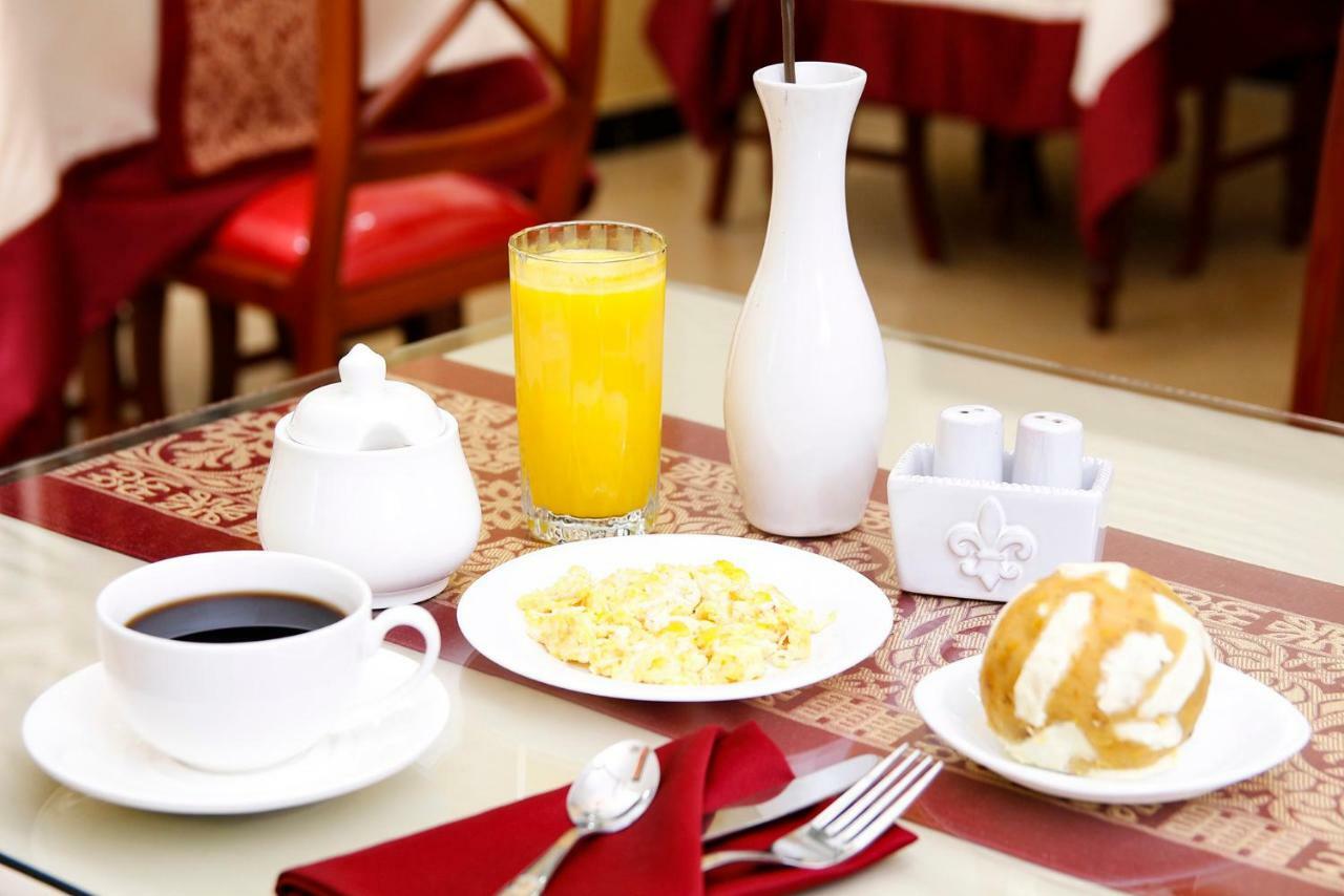 גוויאקיל Hotel Versailles Internacional מראה חיצוני תמונה
