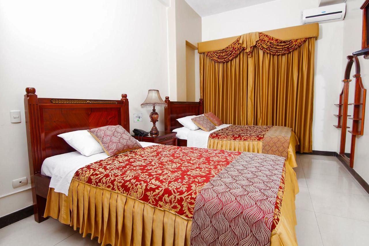 גוויאקיל Hotel Versailles Internacional מראה חיצוני תמונה