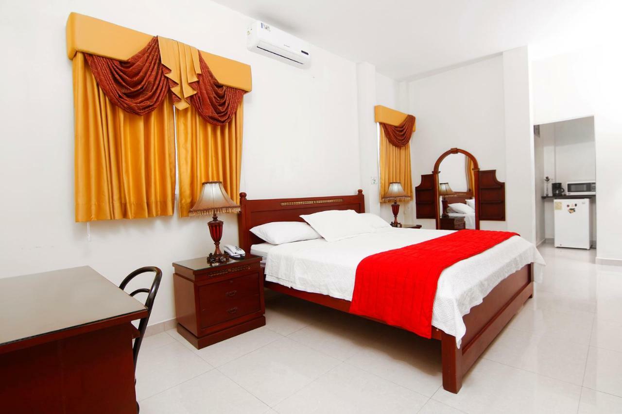 גוויאקיל Hotel Versailles Internacional מראה חיצוני תמונה
