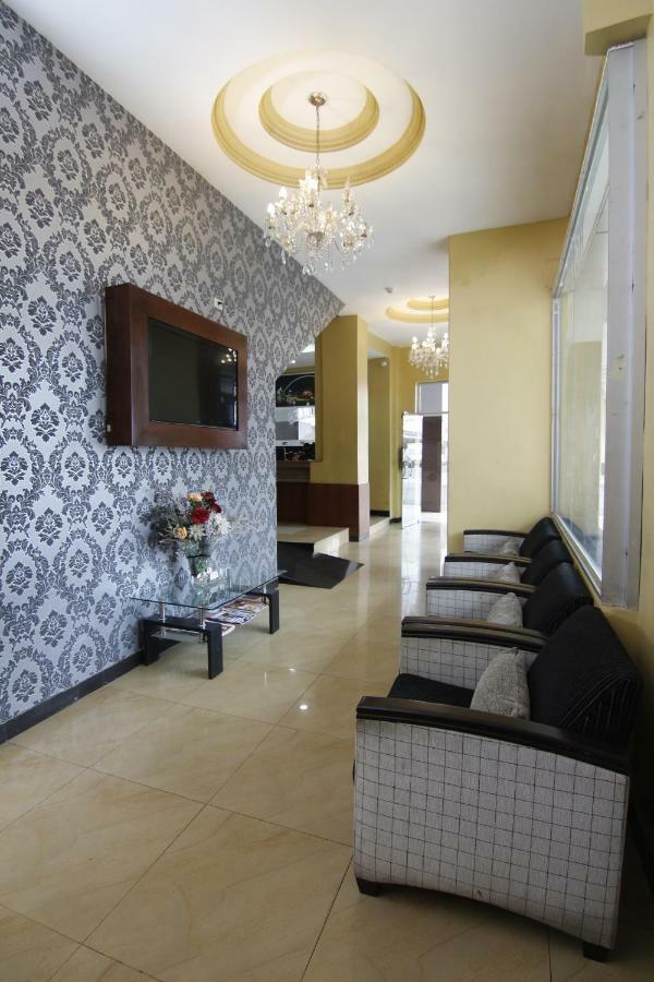 גוויאקיל Hotel Versailles Internacional מראה חיצוני תמונה