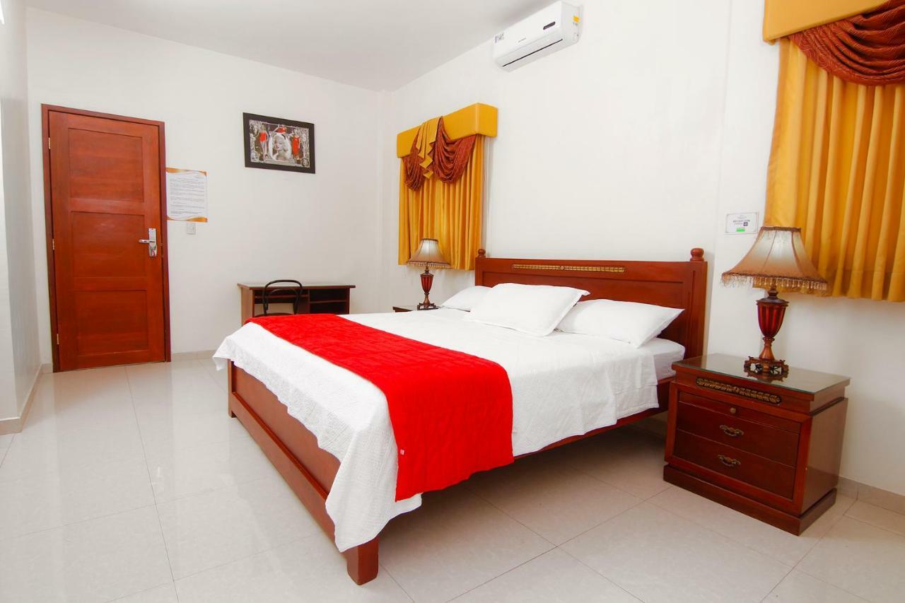 גוויאקיל Hotel Versailles Internacional מראה חיצוני תמונה