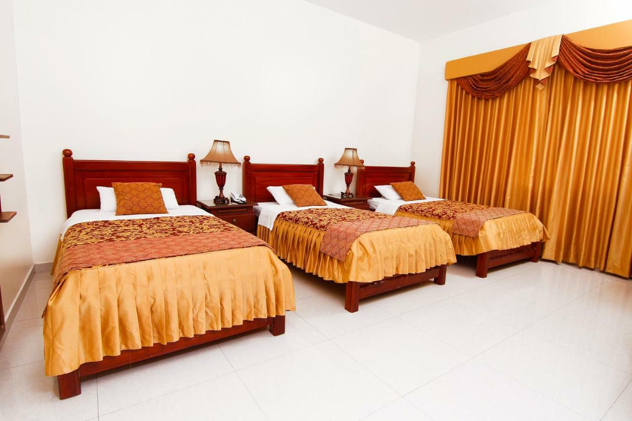 גוויאקיל Hotel Versailles Internacional מראה חיצוני תמונה